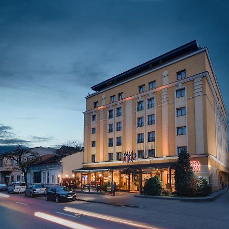 Hotel Opera Plaza คลูจ-นาโปกา ภายนอก รูปภาพ