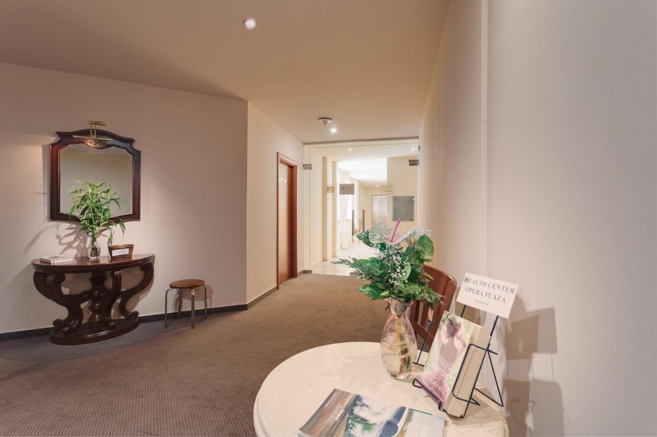 Hotel Opera Plaza คลูจ-นาโปกา ภายนอก รูปภาพ