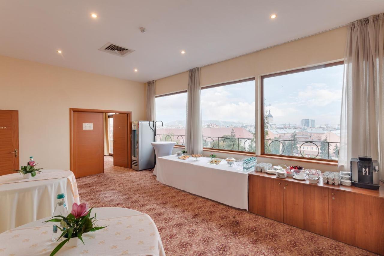 Hotel Opera Plaza คลูจ-นาโปกา ภายนอก รูปภาพ