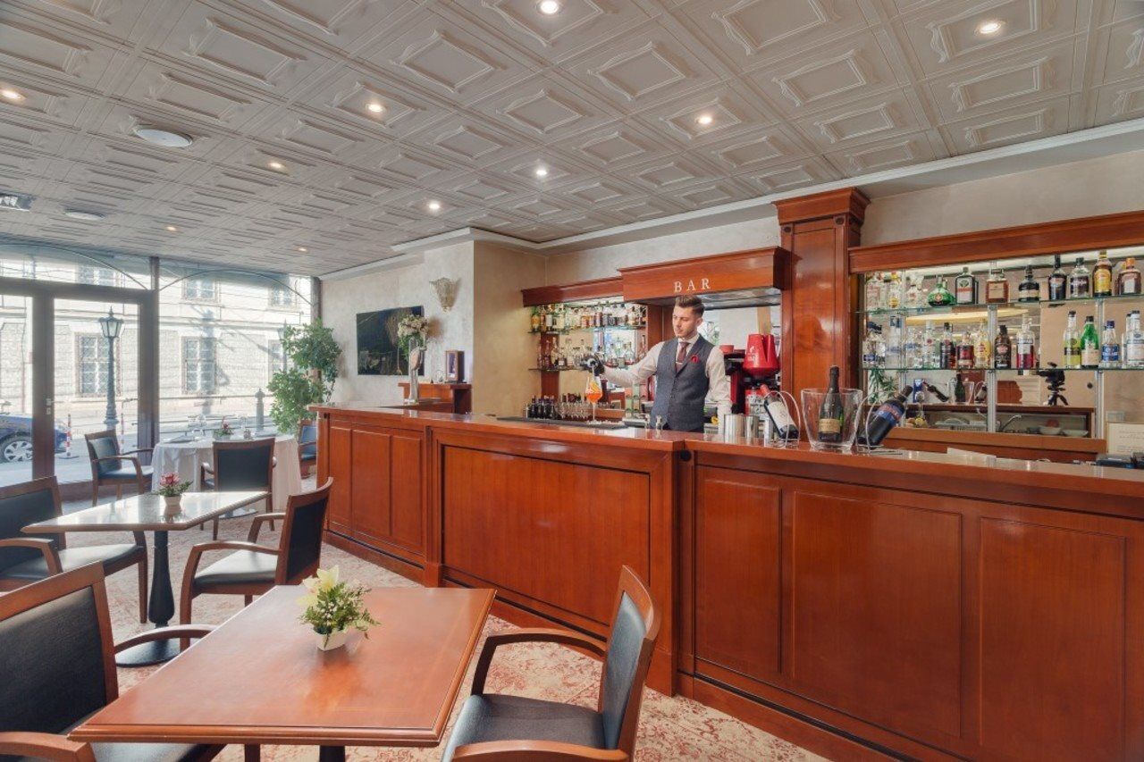 Hotel Opera Plaza คลูจ-นาโปกา ภายนอก รูปภาพ