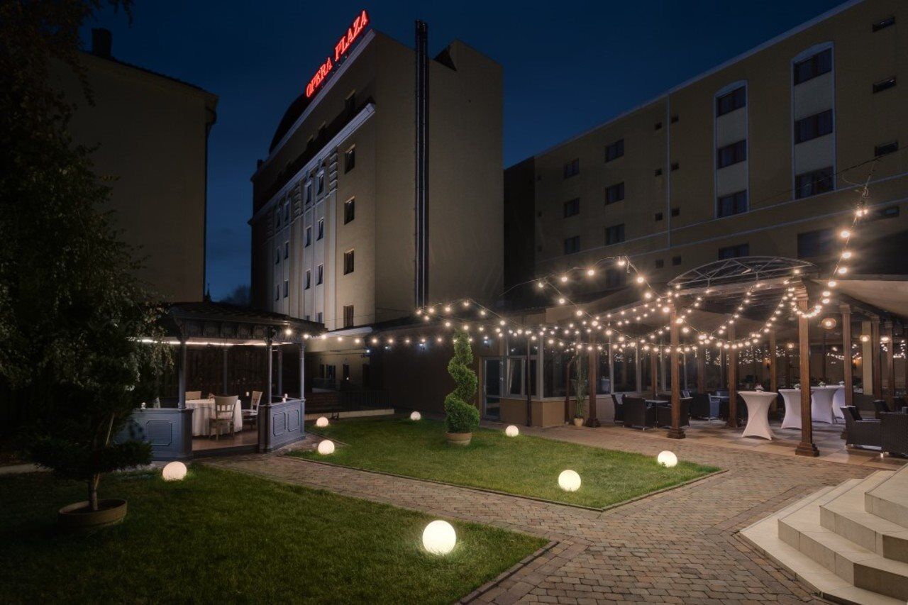 Hotel Opera Plaza คลูจ-นาโปกา ภายนอก รูปภาพ